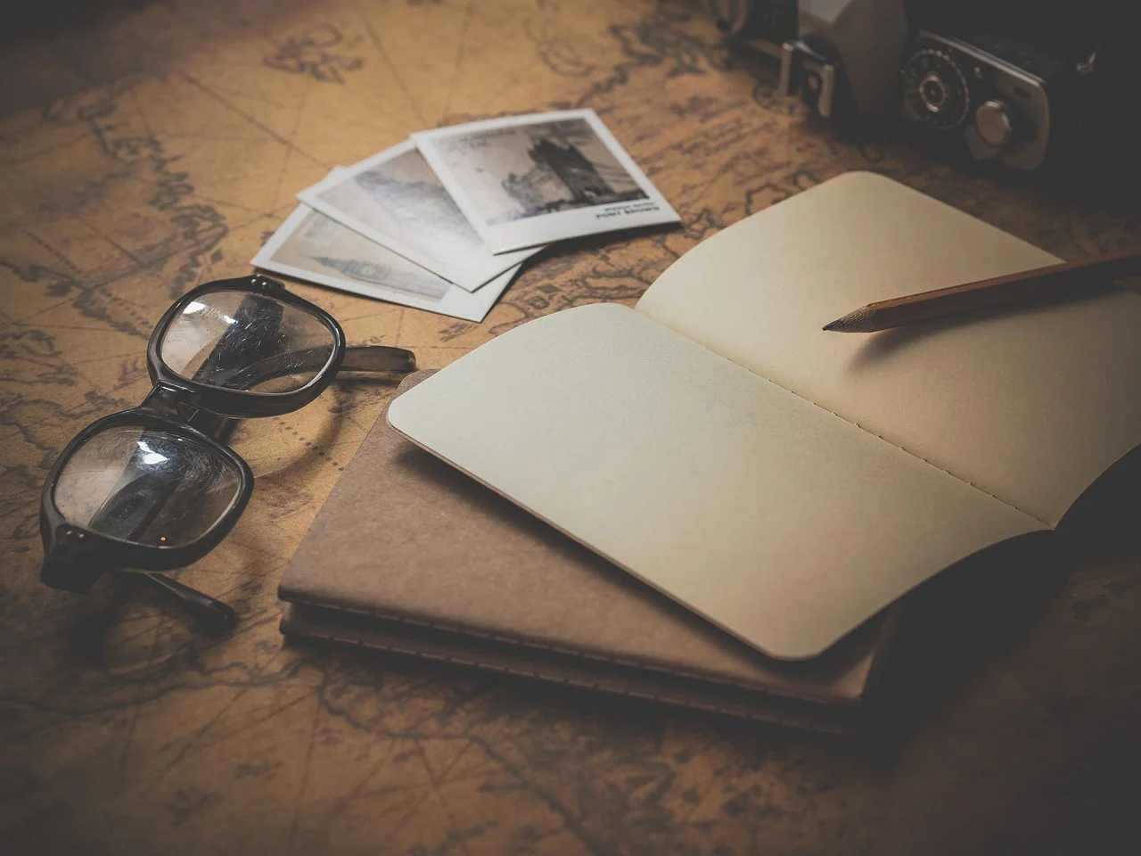 Evening Journaling: Why Writing Before Bed Changes How You Wake Up